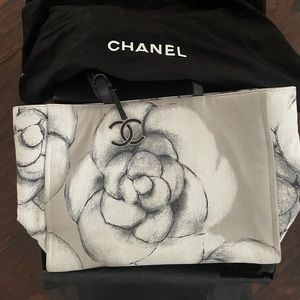 Camellia Chanel Tote Printed Canvas Medium